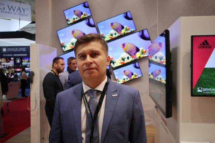 M4B S.A. przejmuje biznes monitorów wielkoformatowych japońskiej firmy Toshiba w Polsce, stając się jednym z liderów w branży Digital Signage.