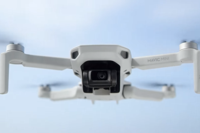 DJI Mavic Mini - mały, rozsądnie wyceniony dron trafia na rynek. Waży ledwie 249 gramów, a tym samym nie wymaga uprawnień.