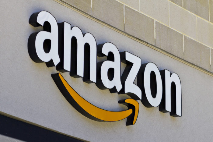 Rewolucja w logistyce i e-commerce? Amazon otrzymuje zgodę amerykańskich organów regulacyjnych na rozpoczęcie pilotażowego programu dostaw za pomocą dronów.