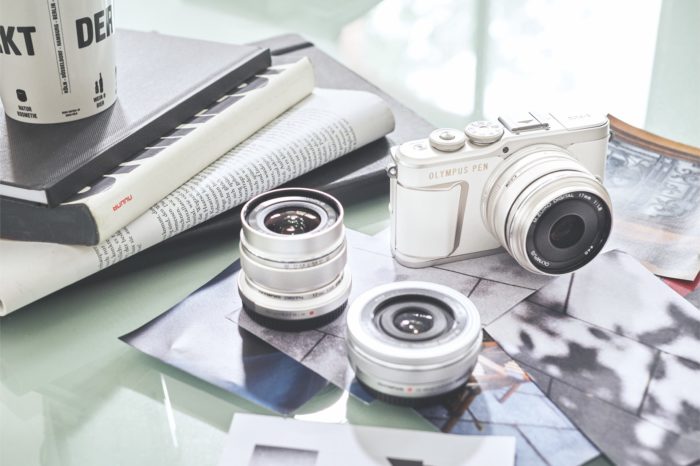 Lekki, stylowy, przestronny i wyposażony w szereg kreatywnych funkcji - to wszystko łączy w sobie nowy, innowacyjny aparat Olympus PEN E-PL10.