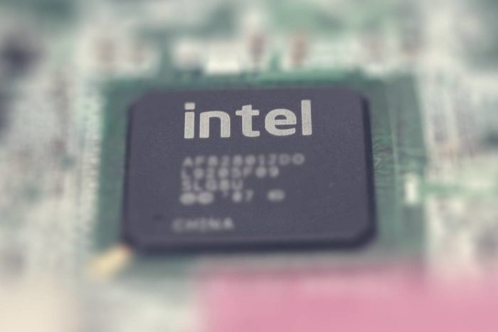 Intel krytycznie o działaniach Qualcommu. Twierdzi, że praktyki rynkowe producenta Snapdragonów wypchnęły giganta z Santa Clara poza rynek modemów.