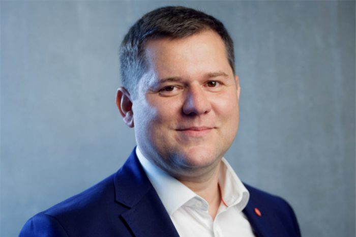 Uproszczenie IT - rozmowa ze Stanisławem Leszczyńskim, regionalnym szefem sprzedaży na Europę Wschodnią w Nutanix i Dariuszem Kwiecińskim, prezesem Fujitsu Polska, o współpracy strategicznej między firmami.