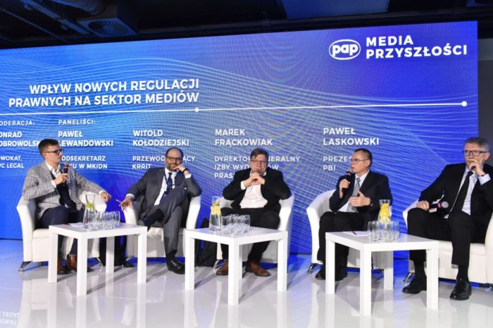 Informacja jest podstawą demokracji i wolnego rynku – stwierdził wiceminister kultury Paweł Lewandowski podczas konferencji „Media Przyszłości” organizowanej przez PAP.