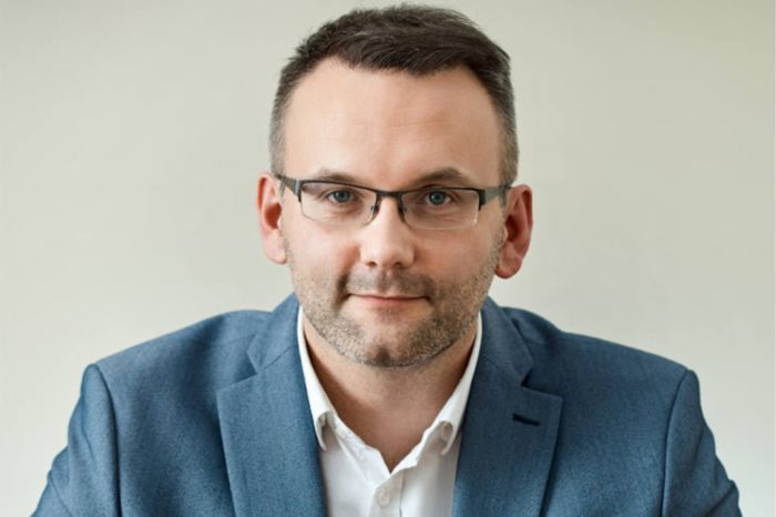 Centra danych muszą się „pospieszyć”, będące „bijącymi sercami” globalnej infrastruktury teleinformatycznej są dziś obciążone jak nigdy dotąd, ponieważ ruch w sieci nieustannie rośnie.