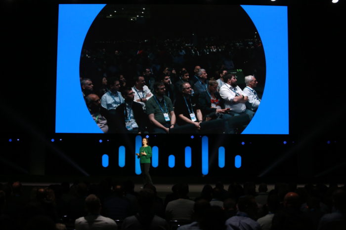 Cisco przyspiesza działanie aplikacji w hybrydowym środowisku multicloud. Nowy model operacyjny daje pełną widoczność, zapobiega awariom w czasie rzeczywistym oraz rozwiązuje problemy, zanim te wystąpią.