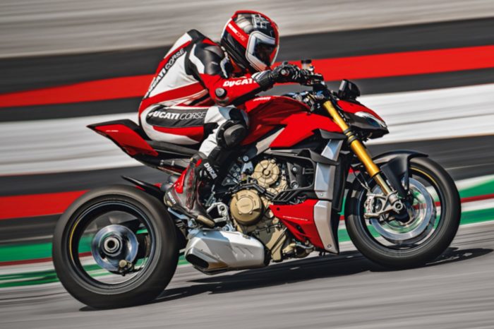 Aruba Enterprise, dział firmy Aruba wraz z Ducati Motor Holding stworzyły Centrum Danych Nowej Generacji, aby spełnić potrzeby włoskiego producenta motocykli.