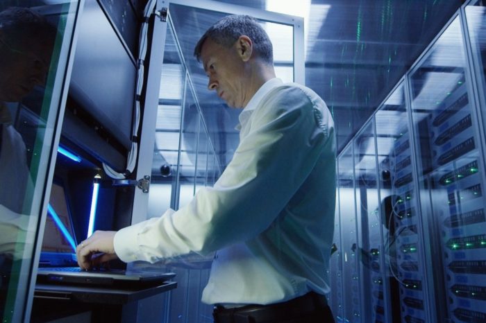 Fujitsu wprowadza program gwarantujący wydajność rozwiązań informatycznych. Nowy standard wyznacza ETERNUS Never Worry.