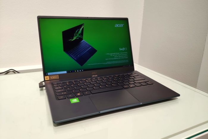Do sprzedaży w Polsce trafiły laptopy Acer Swift 5 i Swift 3. Niebieski Swift 5 to jeden z najładniejszych ultrabooków na rynku.