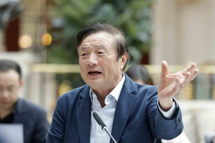 Założyciel Huawei, Ren Zhengfei, potwierdza - firma nie zamierza pozbywać się działu smartfonów. Jednocześnie Ren wskazał "najlepszy smartfon na świecie". Jaki?