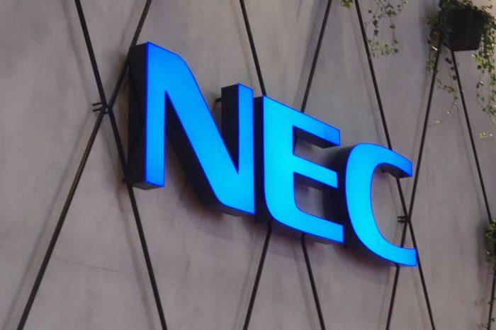 ISE 2020: NEC w swoich nowych monitorach wielkoformatowych serii MESSAGE stawia na... Raspberry Pi i Intel SDM.