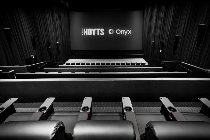 Kinowa rewolucja nabiera tempa! Samsung uruchomił kolejny, niezwykły ekran kinowy Samsung Onyx Cinema LED, który wyświetla obraz w niesamowitej jakości 4K HDR.