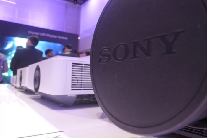 ISE 2020: Sony pokazało nowy projektor laserowy VPL - FHZ131L o jasności 13 000 lumenów i pełnym pokryciu palety sRGB.