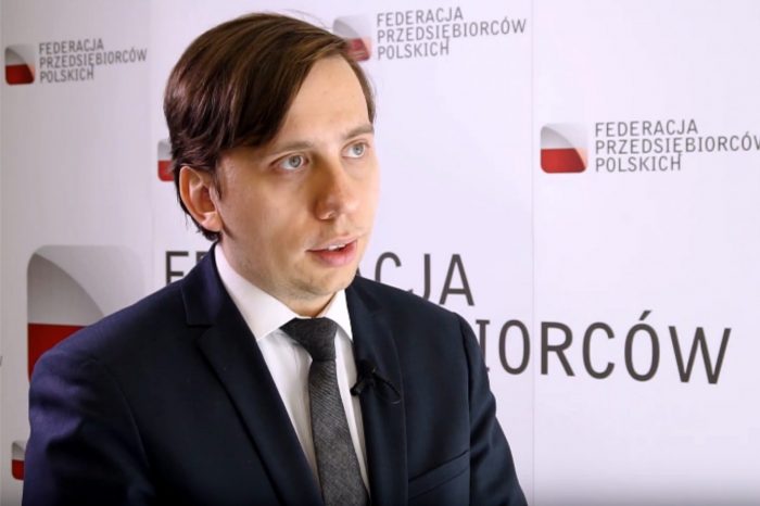 Koronawirus może spowodować 50 mld zł strat dla polskiej gospodarki. szacuje główny ekonomista Federacji Przedsiębiorców Polskich, ekspert Centrum Analiz Legislacyjnych i Polityki Ekonomicznej (CALPE) Łukasz Kozłowski.