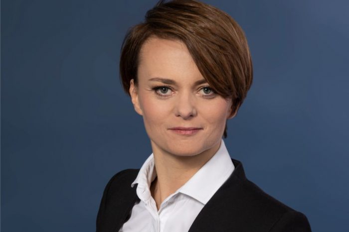 Straty dla Polski z powodu wybuchu epidemii koronawirusa, tylko według wstępnych szcunków mogą wynieść 0,2-0,3% PKB - w ocenie minister rozwoju Jadwigi Emilewicz.