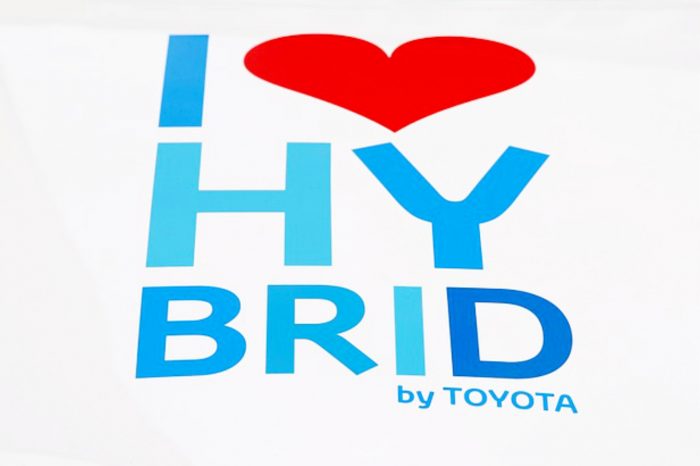 Toyota planuje budowę nowej fabryki pojazdów elektrycznych w chińskim mieście Tianjin wraz z lokalnym partnerem FAW Group, o wartości 1,2 miliarda dolarów.