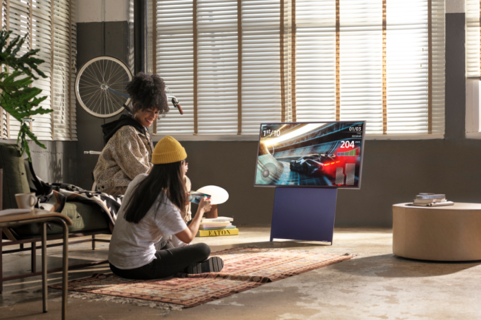 Samsung The Sero - obracany telewizor południowokoreańskiej firmy trafia na polski rynek. To prawdopodobnie najlepszy telewizor do współpracy ze smartfonem.