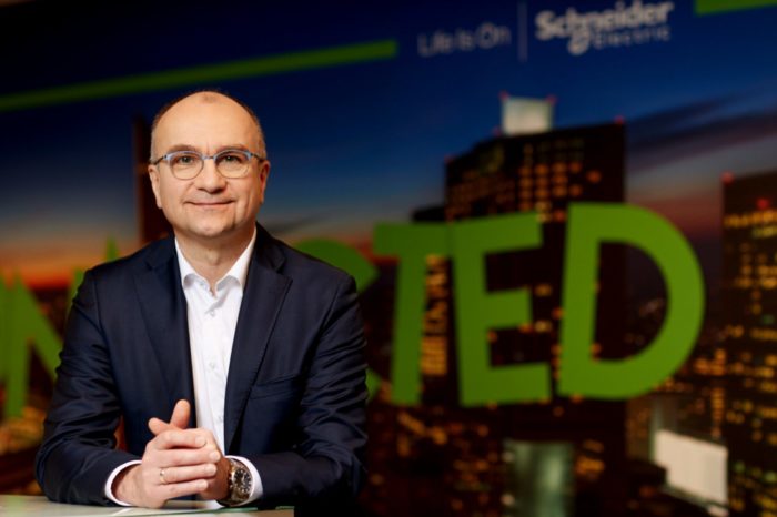 Postępująca elektryfikacja. Rozmaite urządzenia wytwarzają ogromne ilości danych, wygranym będzie ten, kto będzie potrafił zamienić tą ilość danych, na klasyczne wartości biznesowe. Wywiad z Jackiem Łukaszewskim, prezesem Schneider Electric Polska.