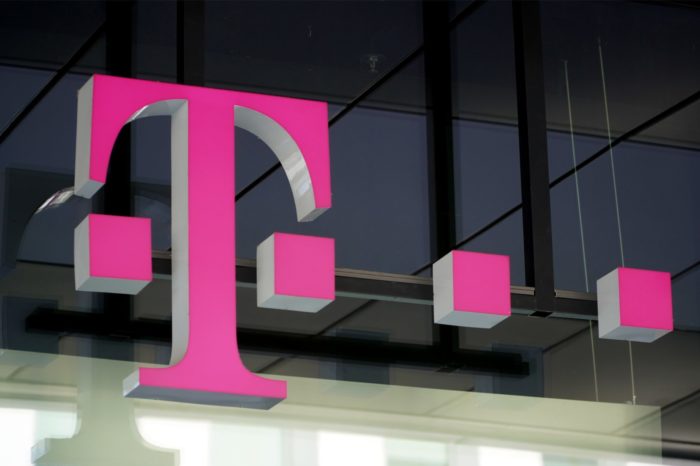 Klienci T-Mobile mogą rozmawiać w jakości HD Voice+ teraz także w połączeniach z Play. Obecnie 100% połączeń głosowych między T-Mobile i Play może być realizowanych w jakości HD Voice+.