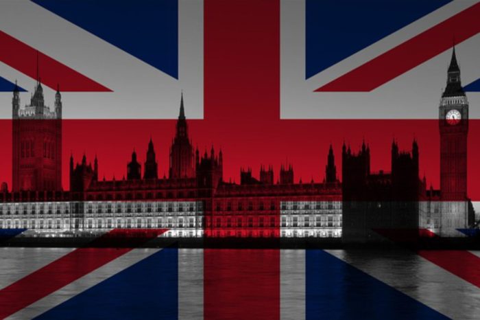 Zła wiadomość dla mieszkających w Wielkiej Brytanii - wrócą opłaty roamingowe, nieobecne podczas obecności UK w Unii Europejskiej.