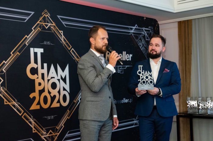 IT Champions 2020 - sylwetki laureatów. Nazwa.pl z nagrodą w kategorii Firma Hostingowa Roku. Krakowski dostawca usług hostingowych doceniony za wiodącą pozycję na rynku.