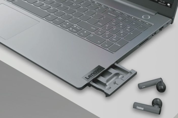 Lenovo Thinkbook 15 Gen2 to nowy laptop z procesorem Intel Tiger Lake i... niespodzianką - slotem do przechowywania słuchawek Bluetooth na potrzeby wideokonferencji.