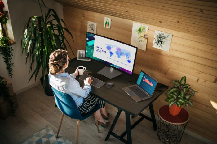 Dell ogłasza trzy nowe monitory podłączane po USB-C. Nowe monitory z serii P to m.in. Dell P3421W, 34-calowy zakrzywiony monitor będący podstawą środowiska pracy.