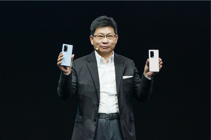 Huawei zaprezentował swój najnowszy składany smartfon Huawei Mate X2 z dwoma ekranami, wyposażony w najpotężniejszy procesor marki – Kirin 9000, obsługujący sieć 5G.