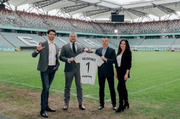 Legia Warszawa podpisała umowę z amerykańską firmą Salesforce, która jest światowym liderem w zakresie wdrażania i funkcjonalności nowoczesnych systemów CRM.