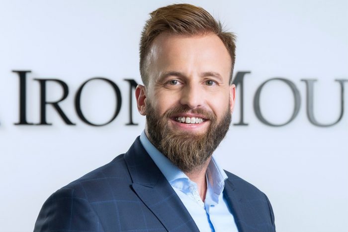 Nowa rzeczywistość podkreśliła potrzebę cyfrowej transformacji, choć w wielu przypadkach wdrożenie i skalowanie usług chmurowych pozostaje wyzwaniem, uważa ekspert Iron Mountain Polska.