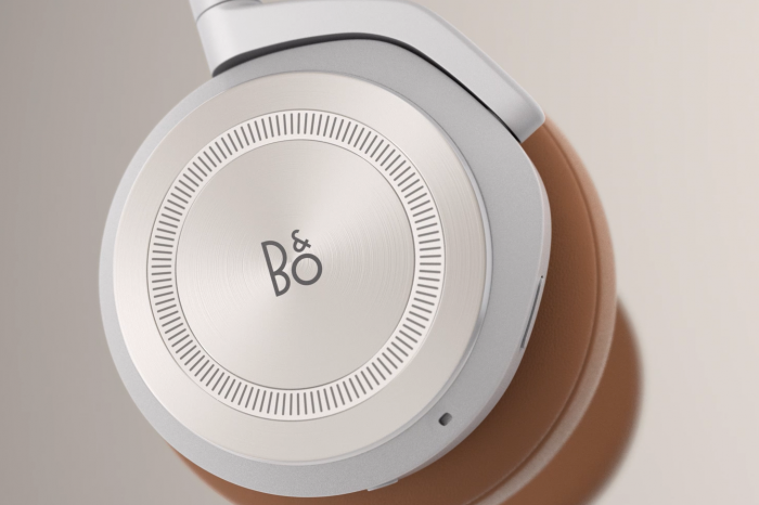 Bang & Olufsen zaprezentował nowe słuchawki bezprzewodowe. BeoPlay HX to 40 godzin pracy na baterii, ANC i efektowna, chociaż stonowana, stylistyka.