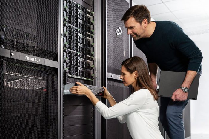 Fujitsu wprowadza nowy, rewolucyjny element zwiększający wydajność i wprowadza innowacje, które ułatwiają przedsiębiorstwom przejście procesu transformacji cyfrowej opartej na danych.