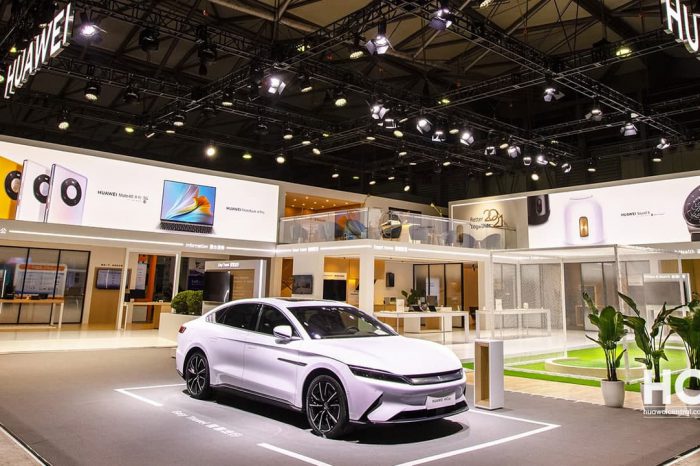 Wiadomo już kto wyprodukuje "samochód elektryczny Huawei". W środku system operacyjny HarmonyOS i łączność 5G.