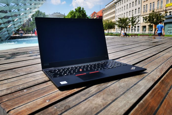 RECENZJA: Lenovo ThinkPad P15s, solidny 15,6-calowy laptop do codziennej pracy z procesorem Intel Core i7-10610U, który można z powodzeniem określić mianem “mobilnej stacji roboczej entry-level”