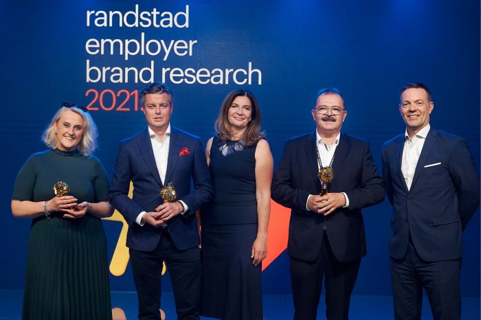 Samsung najatrakcyjniejszym pracodawcą w Polsce! Już po raz trzeci, firma Samsung została uznana w rankingu Randstad Employer Brand Research za najbardziej atrakcyjne miejsce pracy w Polsce.