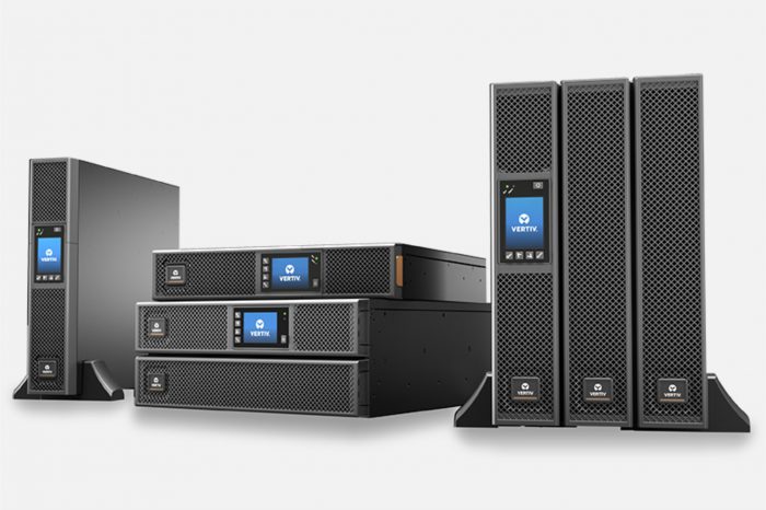 Jak wybrać odpowiedni system UPS dla klienta? W dobie transformacji cyfrowej firmy stają się coraz bardziej zależne od rozwiązań zapewniających ciągłość działania, chroniących przed utratą danych czy przerwami w pracy.