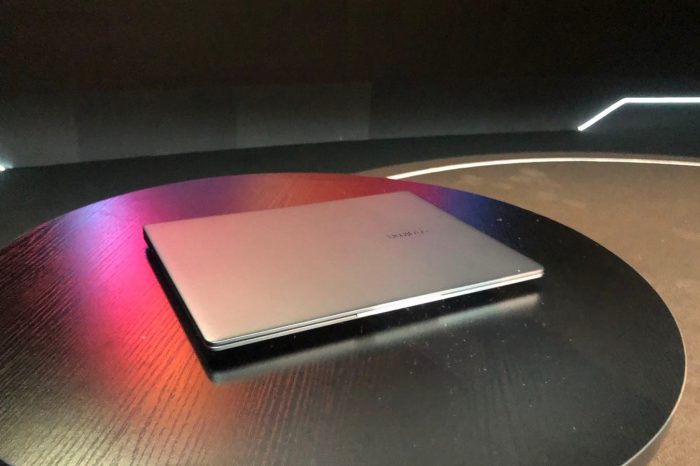 Realme szykuje się do wejścia na rynek laptopów. Realme Book przypomina MacBooka i prezentuje się bardzo efektownie.