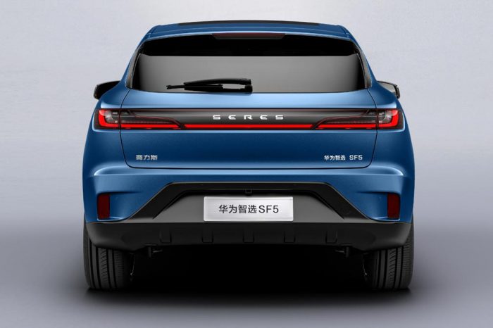 Inteligentny samochód Huawei SERES SF7 zostanie wprowadzony na rynek w drugiej połowie 2021 r.