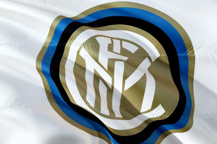 Lenovo i mistrz ligi włoskiej (Serie A) - Inter Mediolan wzmacniają wieloletnią współpracę! Lenovo oficjalnie na koszulkach mistrza Włoch od sezonu 2021/2022!