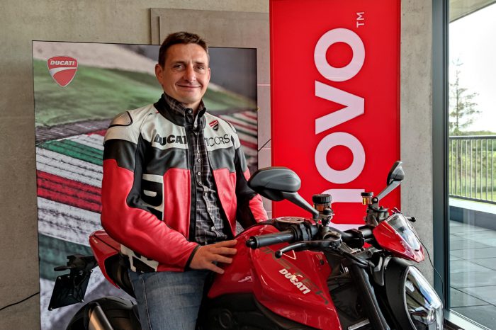 Lenovo Monster Attack - pierwsze wydarzenie na żywo i to w wyścigowym wydaniu! Co mają wspólnego ThinkPady i sportowe motocykle?