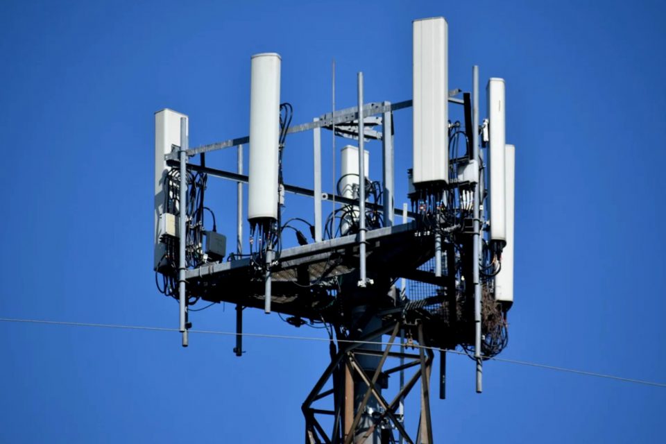 Amerykanie chcą zmian w modelu budowy sieci. Dlaczego? Bo w rozwoju nie dominują firmy z USA. Konsekwencje mogą uderzyć nie tylko w Huawei, ale też Ericssona i Nokię.