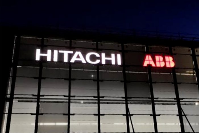 Hitachi ABB Power Grids wprowadza rozwiązanie SVC Light Enhanced, które przyspiesza dążenia do stabilnej i neutralnej węglowo przyszłości energetyki.