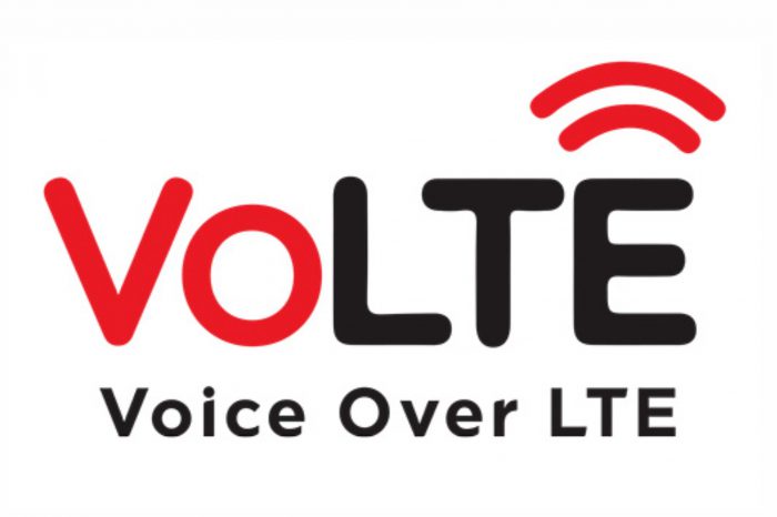 Smartphony i klasyczne telefony klawiszowe z VoLTE, jako pierwszy w Polsce producent, wprowadził mPTech, odpowiedzialny za takie marki jak HAMMER i myPhone.