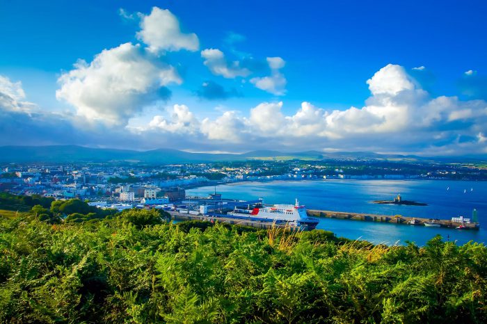 Mieszka tam tylko nieco ponad 80 tysięcy ludzi, ale Elon Musk postanowił właśnie na tej wyspie zainwestować niemałe pieniądze.