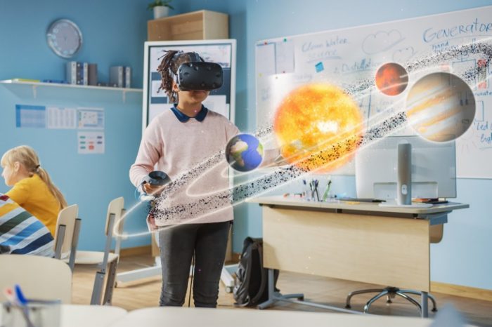 Wirtualna rzeczywistość w edukacji, czyli jak zdać każdy egzamin? Jak zostać prymusem? Poznaj urządzenie, z którym zdasz każdy egzamin!