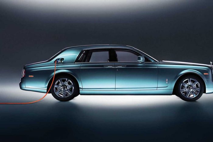 Legendarna marka luksusowych samochodów dla najbogatszych do 2030 roku przejdzie w 100% na napęd elektryczny.