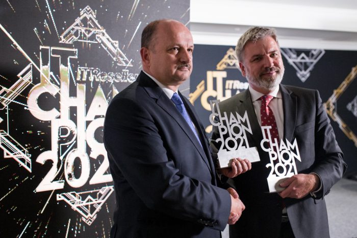 Zbieranie danych z różnych źródeł i ich szybka analiza, czyli jak technologia zmienia rolę konserwatorów napowietrznych linii przesyłowych.